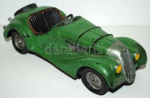 Makett cabrió, kézzel festett, jelzés nélkül, bakelit szerű anyagból, szélvédő hiányzik, h:21 cm, m:...