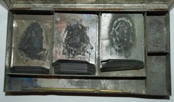 cca 1920 Signir Kasten No. 4 fém betűsablon-készlet eredeti dobozában / 
Metal letter pattern set in...