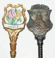 Két darab emlék kis kanál: Hévíz zománc díszítéssel, Pécs címerrel