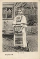Romanian folklore, woman in national costume from Borgóprund