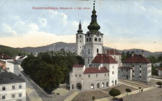 Besztercebánya Mátyás square with old castle (b)