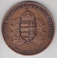 Bajnok Béla (1937-) 1990. "Magyar Köztársaság kikiáltása emlékére" Br emlékérem (42,5mm) T...