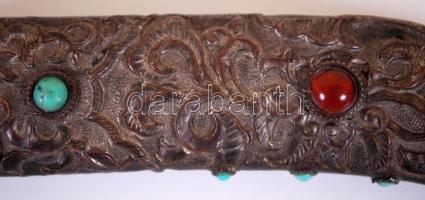 Távol-keleti dísztőr fém tokban, h:24 cm