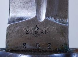 Bajonett fém tokkal, számozott( No 3864), h:35 cm