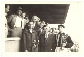 cca 1930 Győztes zsoké és trénere a trófeákkal /  Winner jockey and trainer with their awards, 6,5x9,5cm