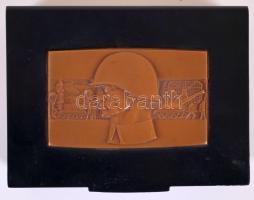 cca 1974 Varsói szerződés összfegyvernemi hadgyakorlat dombornyomott emlékdoboz "A szocialista haza fegyveres szolgálatáért a Magyar Népköztársaság honvédelmi miniszterétől" felirattal