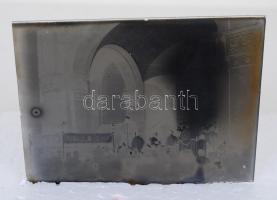 cca 1930 16db klf témájú üvegnegatív eredeti dobozában, közte katonai felvételek is (1db sérült) / 
...
