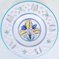 Kézzel festett jelzett kerámia dísztányér G.Zs. mesterjeggyel / Hand painted ceramic plate with makers mark, d: 25cm