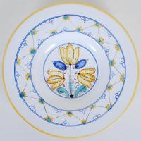 Kézzel festett jelzett kerámia dísztányér F.L. mesterjeggyel / Hand painted ceramic plate with makers mark, d: 23,5cm
