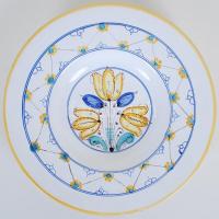 Kézzel festett jelzett kerámia dísztányér F.L. mesterjeggyel /  Hand painted ceramic plate with maker's mark, d: 23,5cm