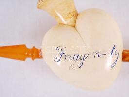 cca 1920 Szokatlan alakú női tajtékpipa bakelit szárral Weisz S. Fia Budapest Király u. 3. sz. alatt...