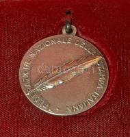 Olaszország 1973. "Európai Újságírók Nemzetközi Konferenciája - Országos Sajtószövetség Olaszország" Ag(0.800)/13,98g medál dísztokban T:1- Italy 1973. "Federazione Nazionale Della Stampa Italiana - Convegno Internazionale Dei Giornalisti Europei" Ag(0.800)/13,98g medal in case C:AU