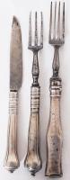 Cca 1850 Ezüst (Ag.) evőeszközök, kettő villa és egy kés, nagy villa jelzett, bruttó: 195 gr, viseltes állapotban/ Antique silver froks and knife