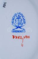 2db kézzel festett jelzett Herendi porcelán tálka: 1db Viktória-mintás és 1db csipkebogyóval díszíte...