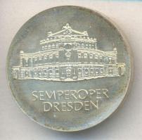 NDK 1985. 10M Ag "Semperoper" plasztiktokban T:BU
GDR 1985. 10 Mark Ag "Semperoper&qu...