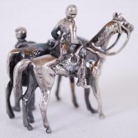 Lovasok, jelzett ezüst (Ag) figura / 
Jockeys, silver figure, 4,5x3,5x2,5cm, 37,4gr