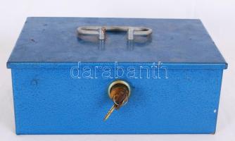 Pénzkazetta, elzett zárral, újszerű állapotban, 17×27×11 cm