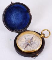 cca 1900 Kis réz iránytű eredeti tokjában / 
Brass compass in original leather case, 3,5cm