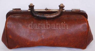 Régi orvosi táska, h:34 cm m:17 cm