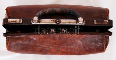 Régi orvosi táska, h:34 cm m:17 cm