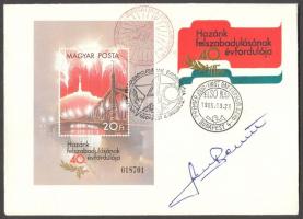 1985 Felszabadulás 40. évfordulója FDC az MSZMP XIII. kongresszusának nyitónapi bélyegzőjével és Farkas Bertalan űrhajós aláírásával