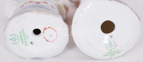 Kézzel festett jelzett Hollóházi porcelán pár népviseletben / 
Hand painted porcelain couple in folk...