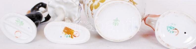 3db kézzel festett jelzett Hollóházi porcelán figura és egy váza / 
Hand painted porcelain figures a...