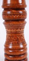 Faragott fa borsmalom / 
Carved wooden pepper mill, 20cm