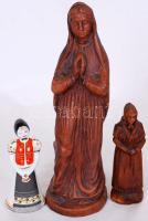 Kisplasztika tétel: Imádkozó, kerámia, m:23 cm Népviseletes asszony faragott fa szobor, m:12 cm Hollóházi női figura, hibátlan, jelzett, m:11 cm