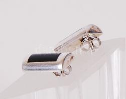 Ezüst (Ag) fülbevaló fekete zománccal / 
Silver earrings with black enamel inlay, br: 2,8gr