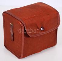 Kodak six-20 "Brownie" E, eredeti tartójában, 11×12×9 cm