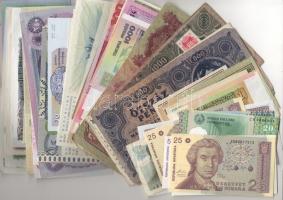 200 klf. bankjegy jobbakkal az egész világból T:többségében I