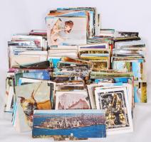 800 db vegyes modern képeslap