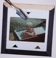 cca 1940 47db színes diapozitív korabeli tárolódobozban budapesti és bécsi városképekkel, családi és...