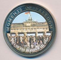 Libéria 2001. 10$ "Szabadság pillanatai-A berlini fal lerombolása 1989." multicolor T:PP 
...