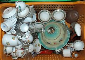 Hatalmas porcelán tétel. két nagy zöldségesládányi vegyes porcelán. Érdemes átnézni