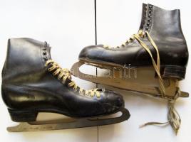 cca 1950 Osztrák korcsolya bőrcipővel 43-as méretben.