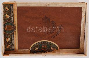 Szivaros fa doboz, viseltes állapotban, 20×13 cm