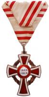 1915. "Vörös Kereszt II. Osztályú Díszjelvénye  hadidíszítménnyel" (fémjelzett), eredeti p...