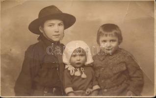 12 db régi, különböző tematikájú motívumlap