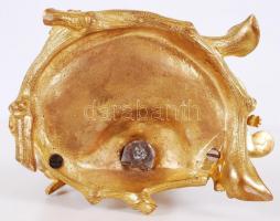 Aranyozott bronz és márvány asztali óra hibátlan porcelán számlappal, nevető Dionüszosz-fejjel, putt...