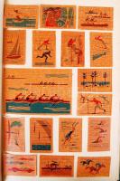 1100 db külföldi, 800 db magyar túlnyomó része sorozatokban, lapokra feldogozva rugós albumfedélben