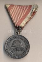 1918. Magyar Háborús Emlékérem kardokkal,sisakkal "Pro Deo et Patria" ezüstözött Br kitüntetés nem eredeti mellszalagon T:2 patina Hungary 1918. Commemorative Medal for World War I for combatants, silver plated bronze medal on not the originan ribbon C:XF patina