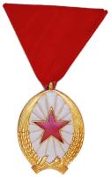 1950. "A Magyar Munka Érdemrend arany fokozata" kitüntetés PRÓBA darabja, vékonyabb lemezelés, hátlapon "1949"-es évszámmal! T:1 RRR! Csak 4db! Hungary 1950. "Hungarian Order of Labour- Gold Class" decoration PROBE type! C:UNC RRRARE! Only 4 examples!