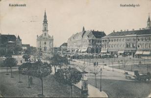 Kecskemét Szabadság tér, Takarékpénztár, Farkas Ignác gyógyszertára, Fekete Soma és Miller József üzletei (EK)