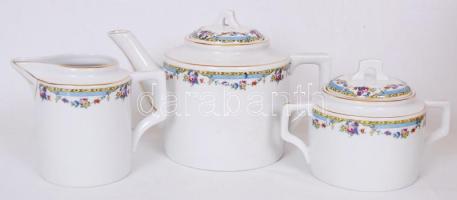 Matricás díszítésű, aranyozott, jelzett pajzspecsétes Zsolnay porcelán teáskanna, kiöntő és cukortartó /  Zsolnay porcelain lot: tea kettle, milk jug and sugar bowl