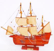 A Mayflower makettje, fa, vászon /  Model of the Mayflower, 47x42x7cm
