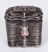 1850 Ezüst (Ag) pasztillás dobozka 833/1000 tisztaságú holland jelzéssel és 1902 utáni monarchiabeli...