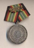 NDK "Nemzeti Néphadsereg Érdemérem ezüst fokozata 10 év szolgálat után" szalaggal T:1-
Ger...