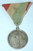 ~1940. "Szebb Jövőt" ezüstözött Br díjérem szalaggal T:2-